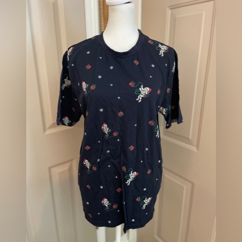 Eighty Eight men’s navy blue Christmas tee with Santa skull spacemen. Size M.